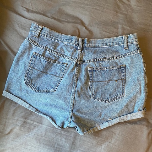 Women’s size 16 denim shorts - Picture 1 of 3